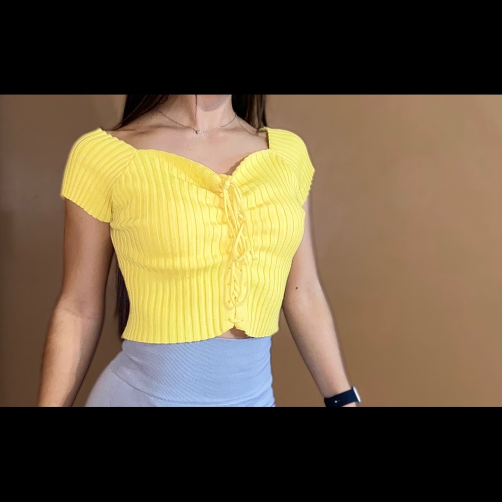 Stretchy material hugs perfectly to body ✨